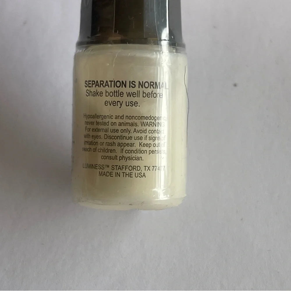 New. Sealed Luminess moist primer M 1 moisturizer‎
